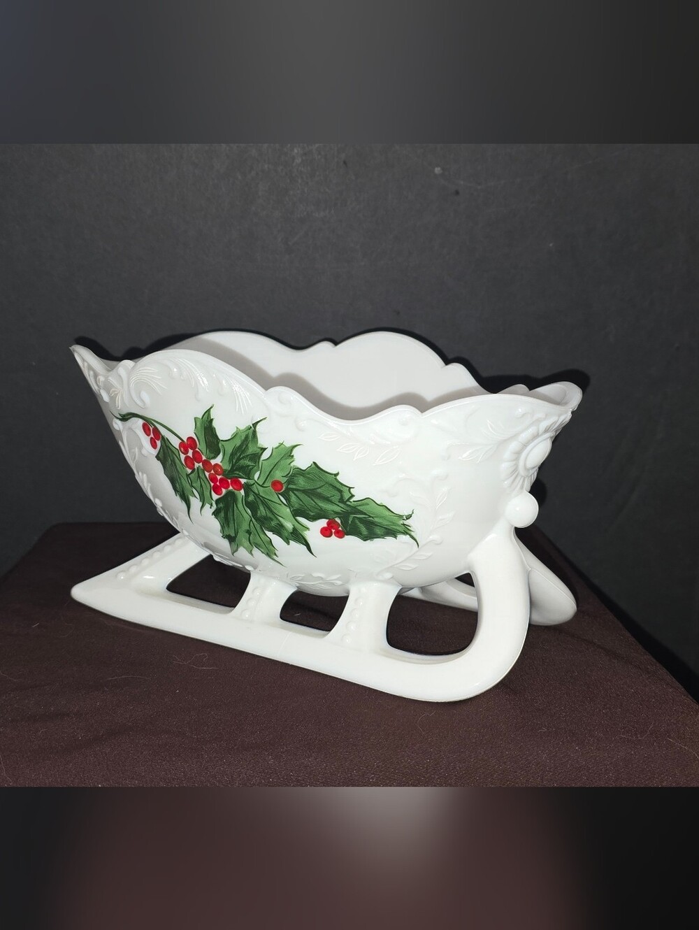 Westmoreland Glass Company hand-painted holly milk glass sleigh - Picture 4 of 10